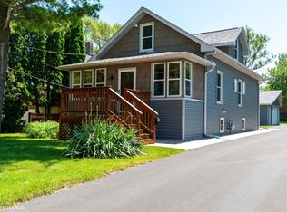 11 Meade Ct, Fox Lake, IL 60020