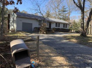 40 Giant Oak Rd, Ridge, NY 11961