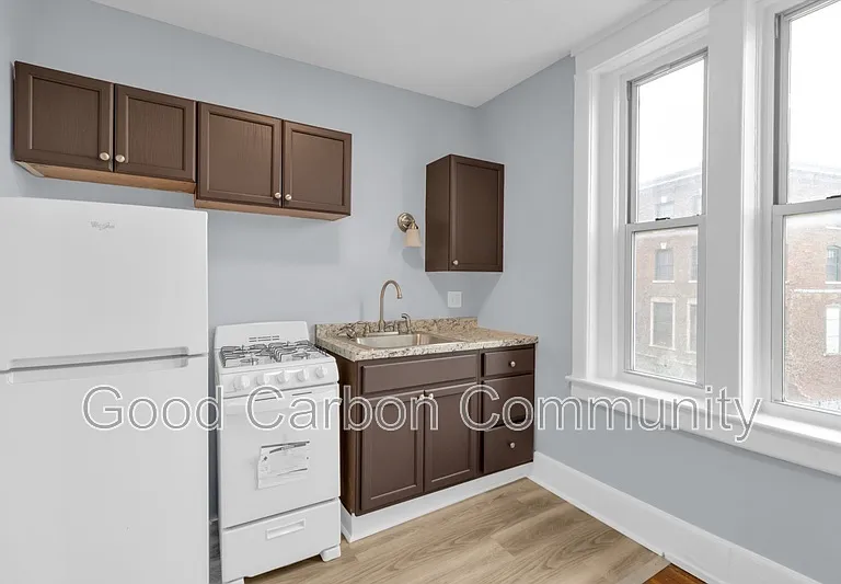 131 Allen St #15 — Photo 5
