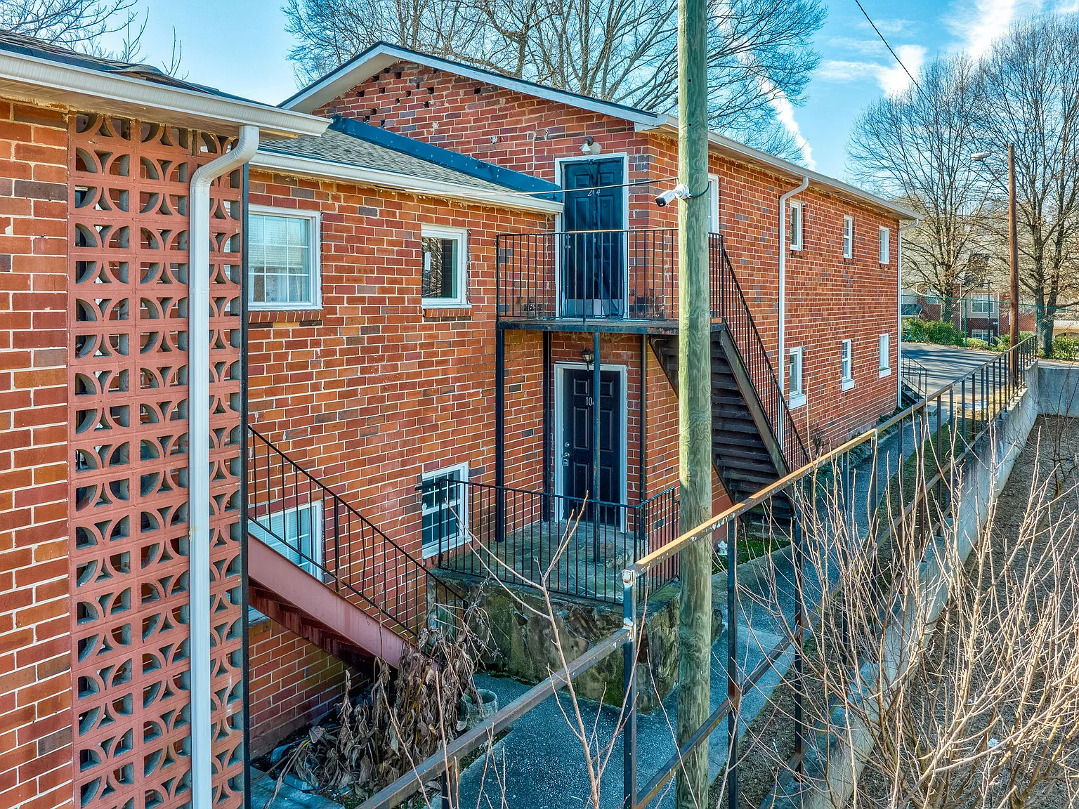 Hank Aaron Apartments - 204 — Photo 4