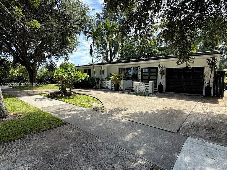 15700 N Miami Ave — Photo 8