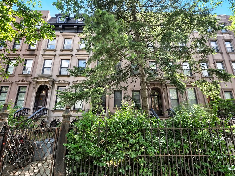 1st image of 68 1st Pl APT 1