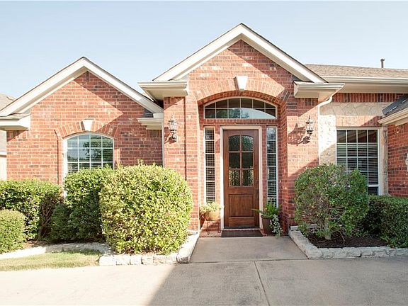 2nd image of 612 Sante Fe Dr