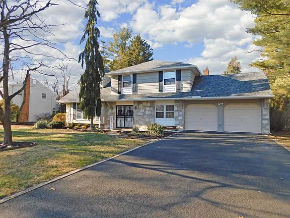 Exterior with 2 car garage