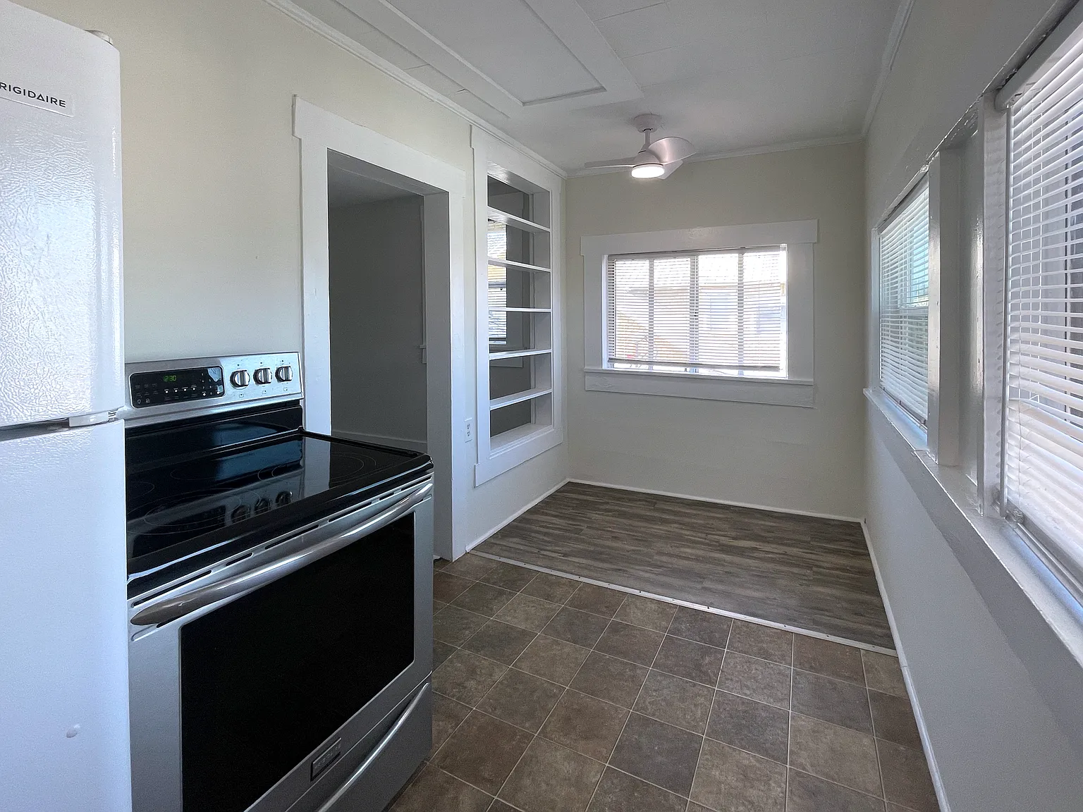 2 bed, 950 sqft, $2,250 — Photo 4