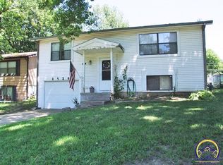 2520 SW Buchanan St, Topeka, KS 66611