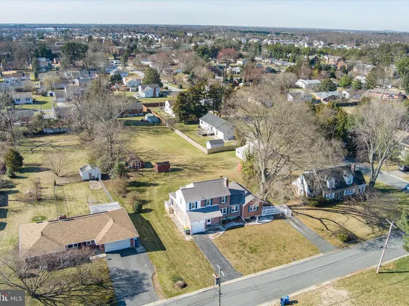202 Wooddale Ave, New Castle, DE 19720