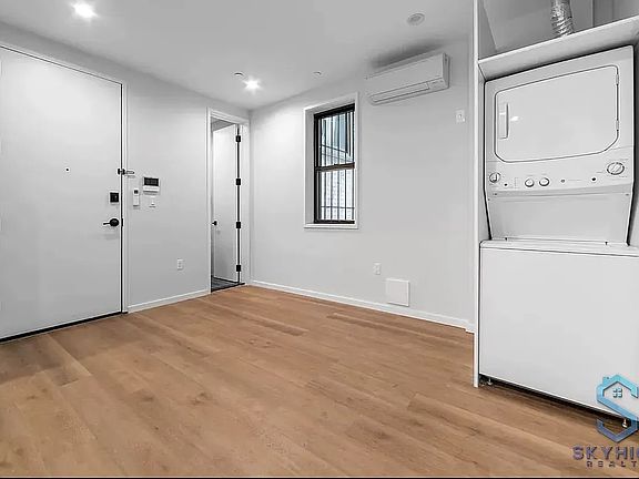 3rd image of 979 E 34th St #2L