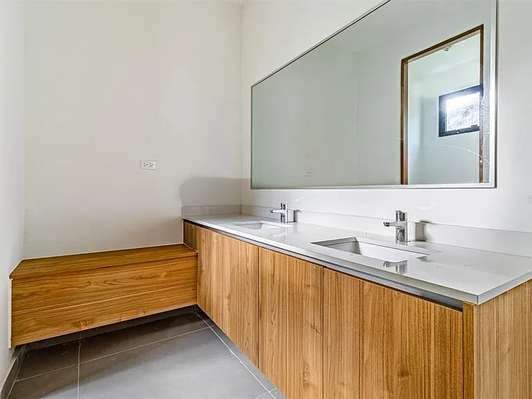238 Urb Monteazul — Photo 10