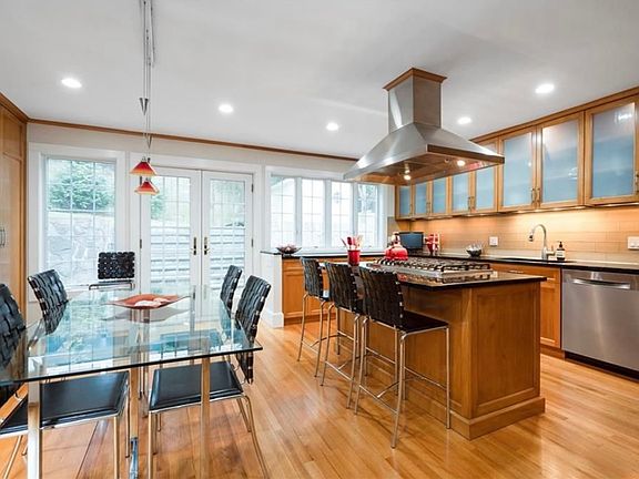 3rd image of 22 Grant St #A