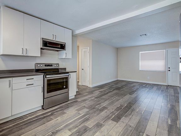 4th image of 780 NE 46th Ct #14