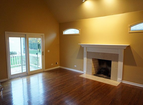 4th image of 26W141 Arrow Glen Ct