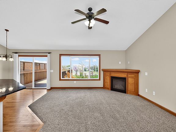 4th image of 16219 Monroe Ct