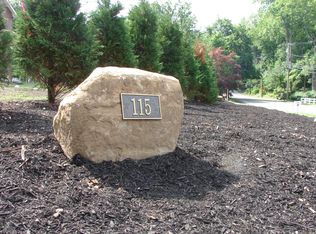 7 Laura Ln, Oakland, NJ 07436