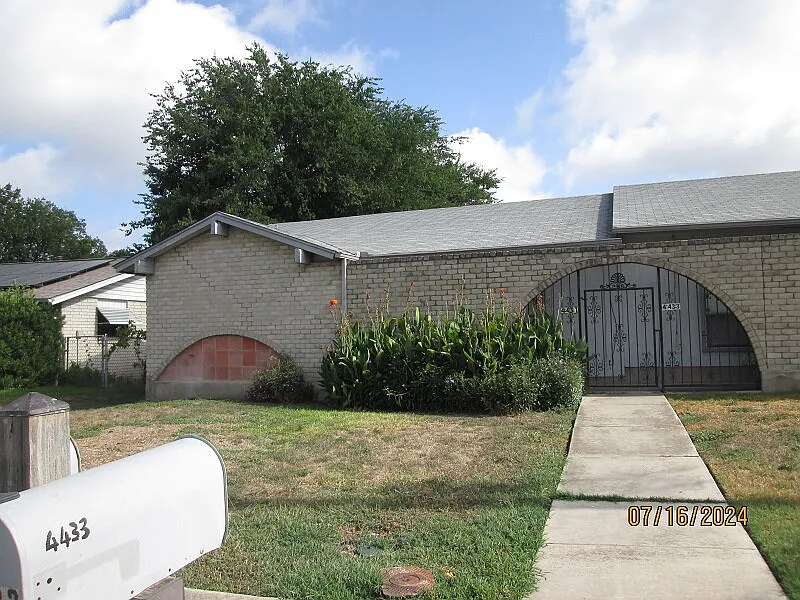 4431 Myrna Dr
