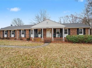 5585 Kane Dr, Pfafftown, NC 27040
