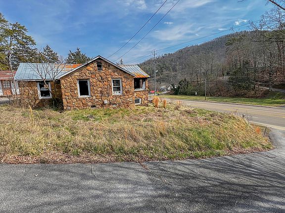 3rd image of 1170 Wears Valley Rd