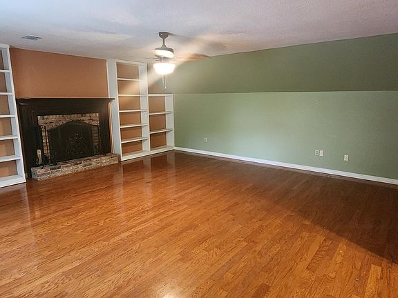3rd image of 4532 Shadow Wood Cir