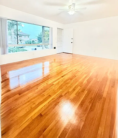 2219 Denver St — Photo 2