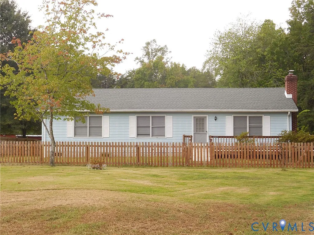 3 bed, 2.0 bath, 1256 sqft, $1,700 — Photo 2