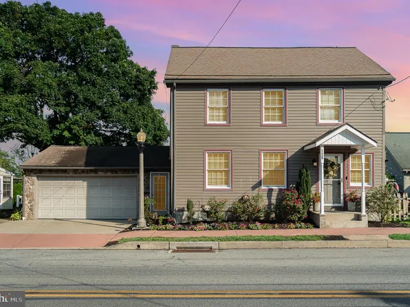 125 W High St, Marietta, PA 17547