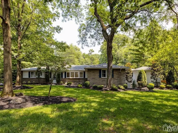 12 Longview Rd, Edison, NJ 08820