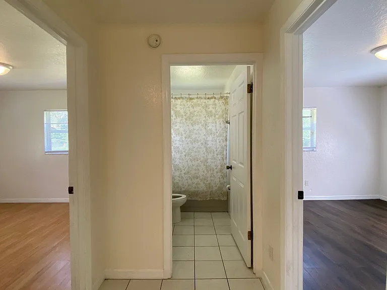 2717 NE 17th Ave — Photo 17
