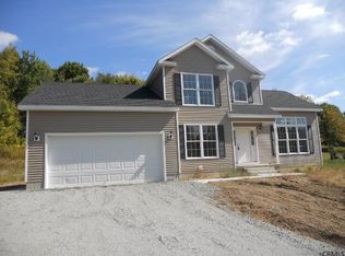 15 Riccardi Ln, Troy, NY 12180