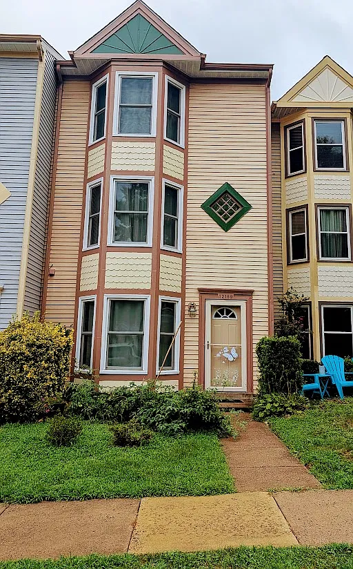3 bed, 3.5 bath, 1782 sqft, $2,700 — Photo 1