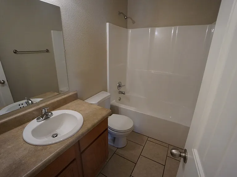 1135 Grinnell Circle A & B — Photo 8