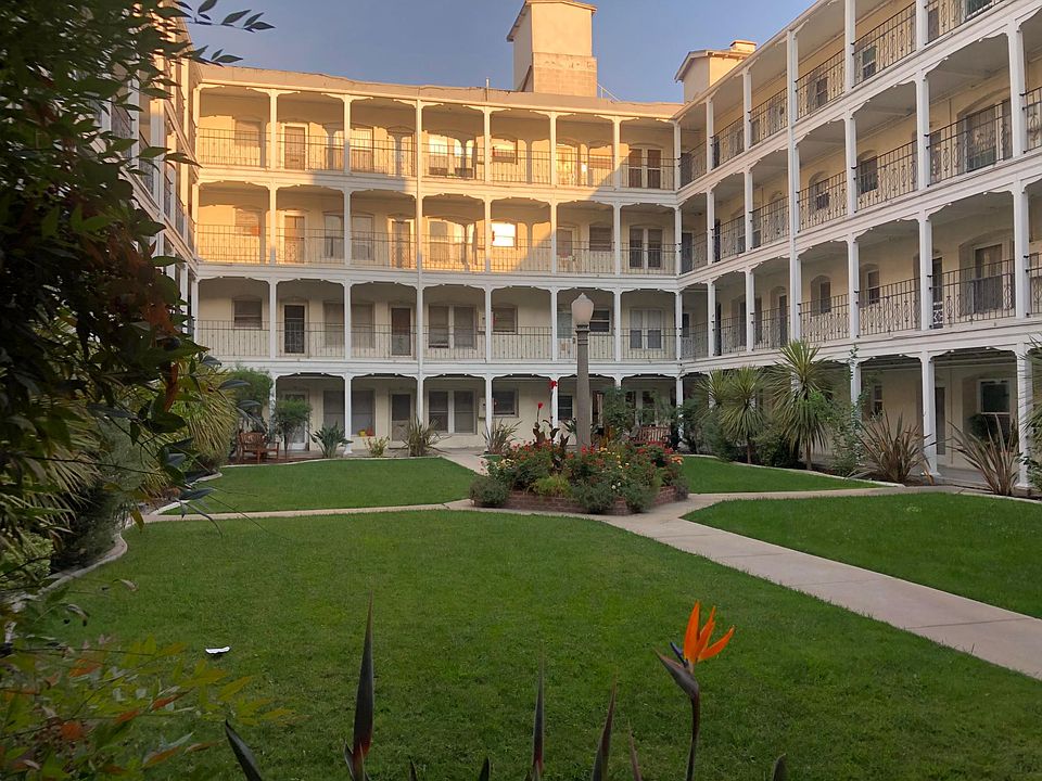 1st image of 4125 S Figueroa St APT 209