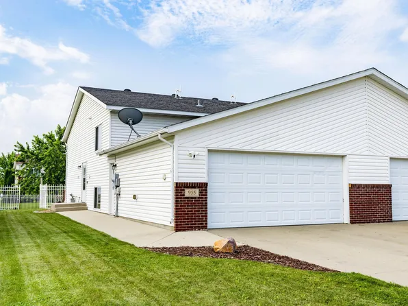 955 42nd Ave W, West Fargo, ND 58078