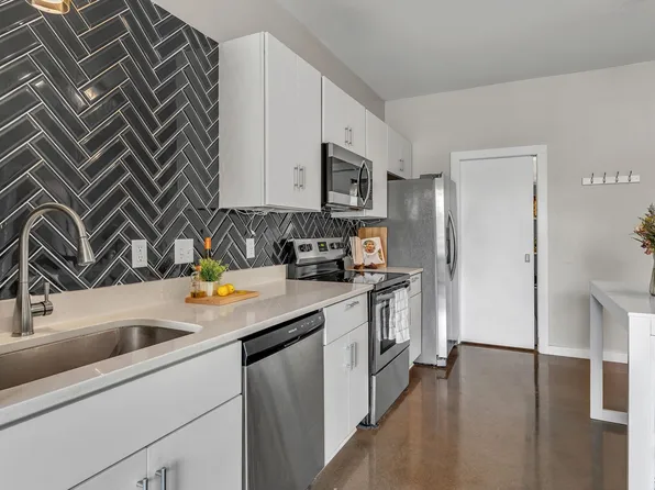 1900 12th Ave S APT 219, Nashville, TN 37203