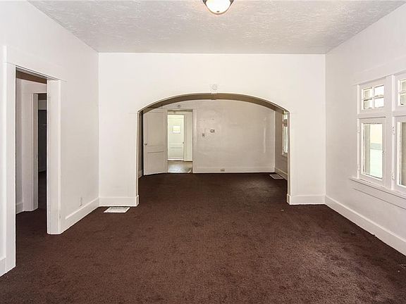 4th image of 403 N Gladstone Ave