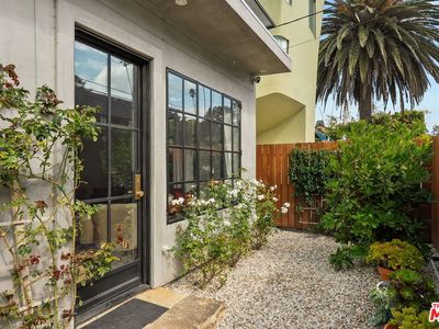 207 Entrada Dr, Santa Monica, CA, 90402