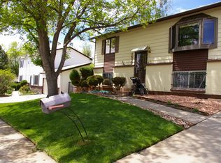 1527 S Queen Ct, Lakewood, CO 80232