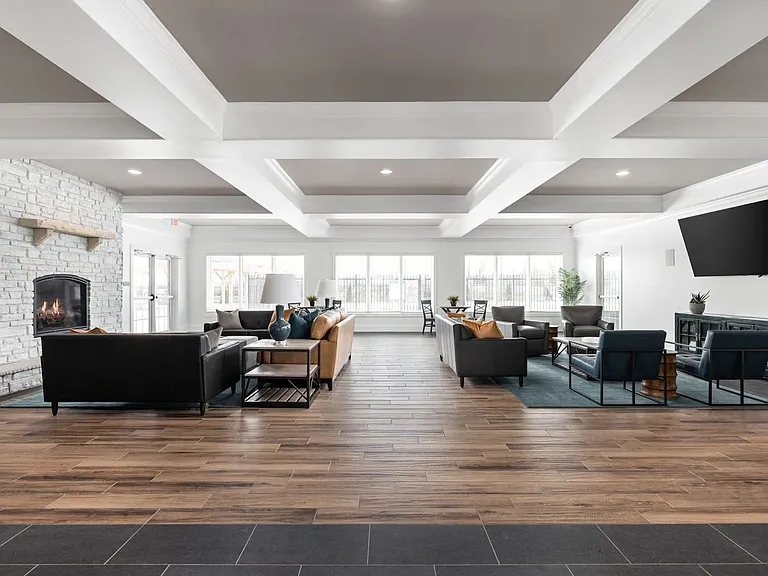 Union Club Apartments — Photo 28