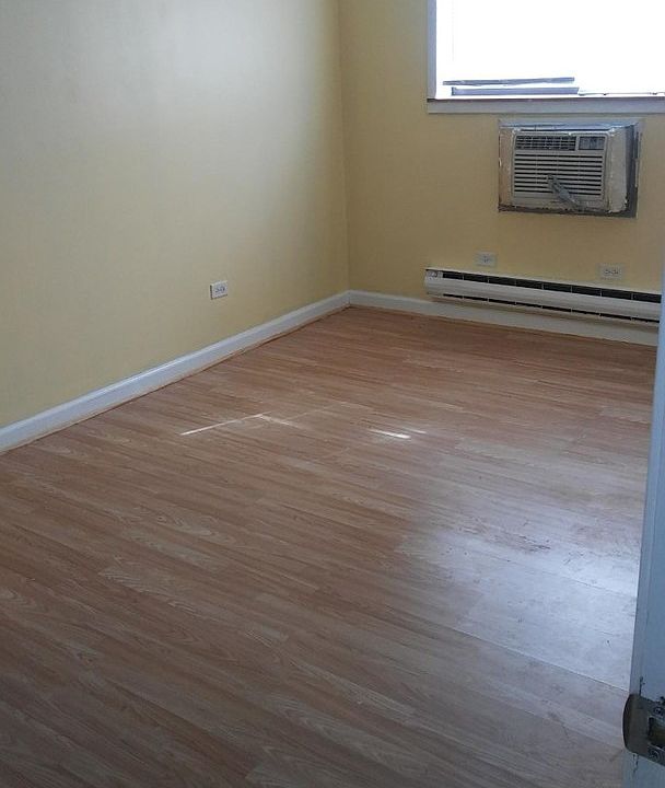 2nd image of 4235 Jennifer Ln #2B