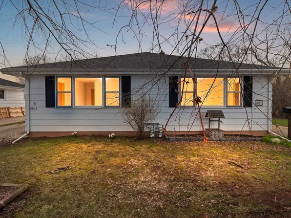 801 Caroline St, Neenah, WI 54956