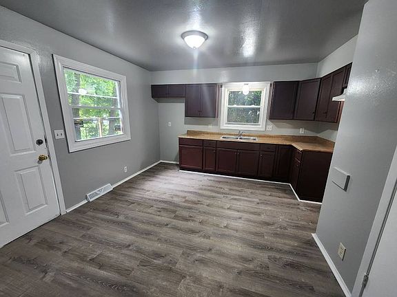 4th image of 6629-6631 N 55th St