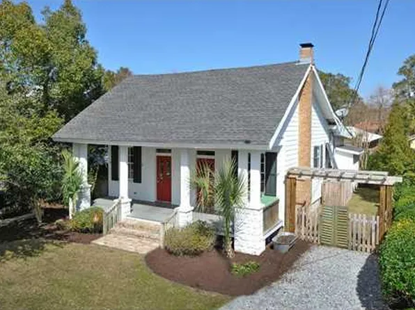 319 Carroll Ave, Bay Saint Louis, MS 39520