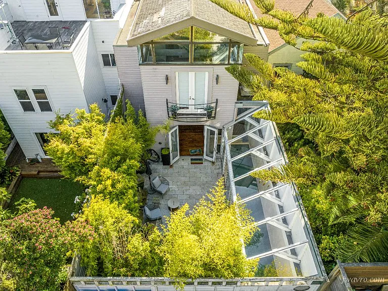 451 Eureka St — Photo 48