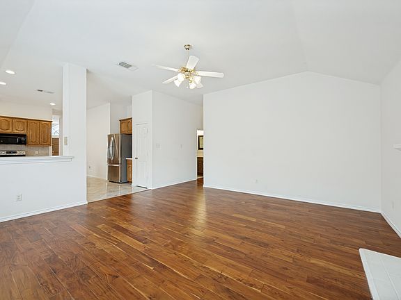4th image of 8809 Sunset Trace Dr
