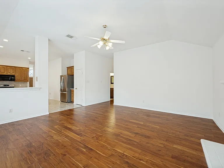 8809 Sunset Trace Dr — Photo 4