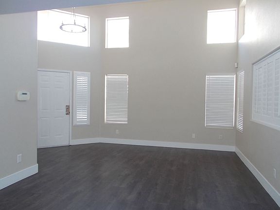 3rd image of 9027 Edgeworth Pl