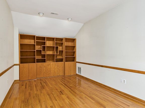 4th image of 416 Holly Glen Dr