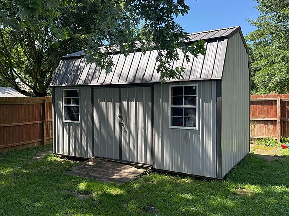 5th image of 2205 W Auburn Street