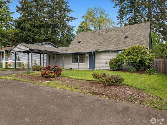 2nd image of 3120 NE 195th Street
