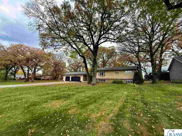 52387 Acorn Ave, North Mankato, MN 56003