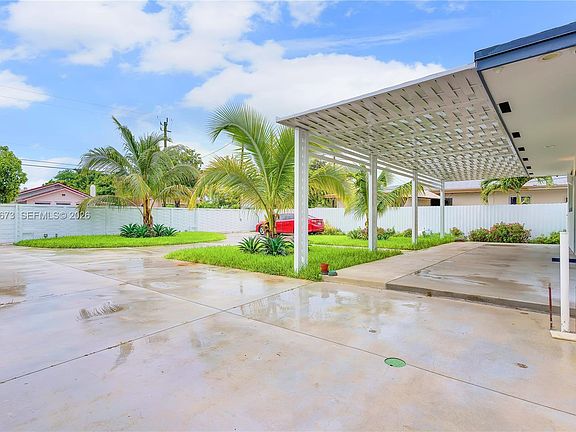 5th image of 2247 NW 2nd St